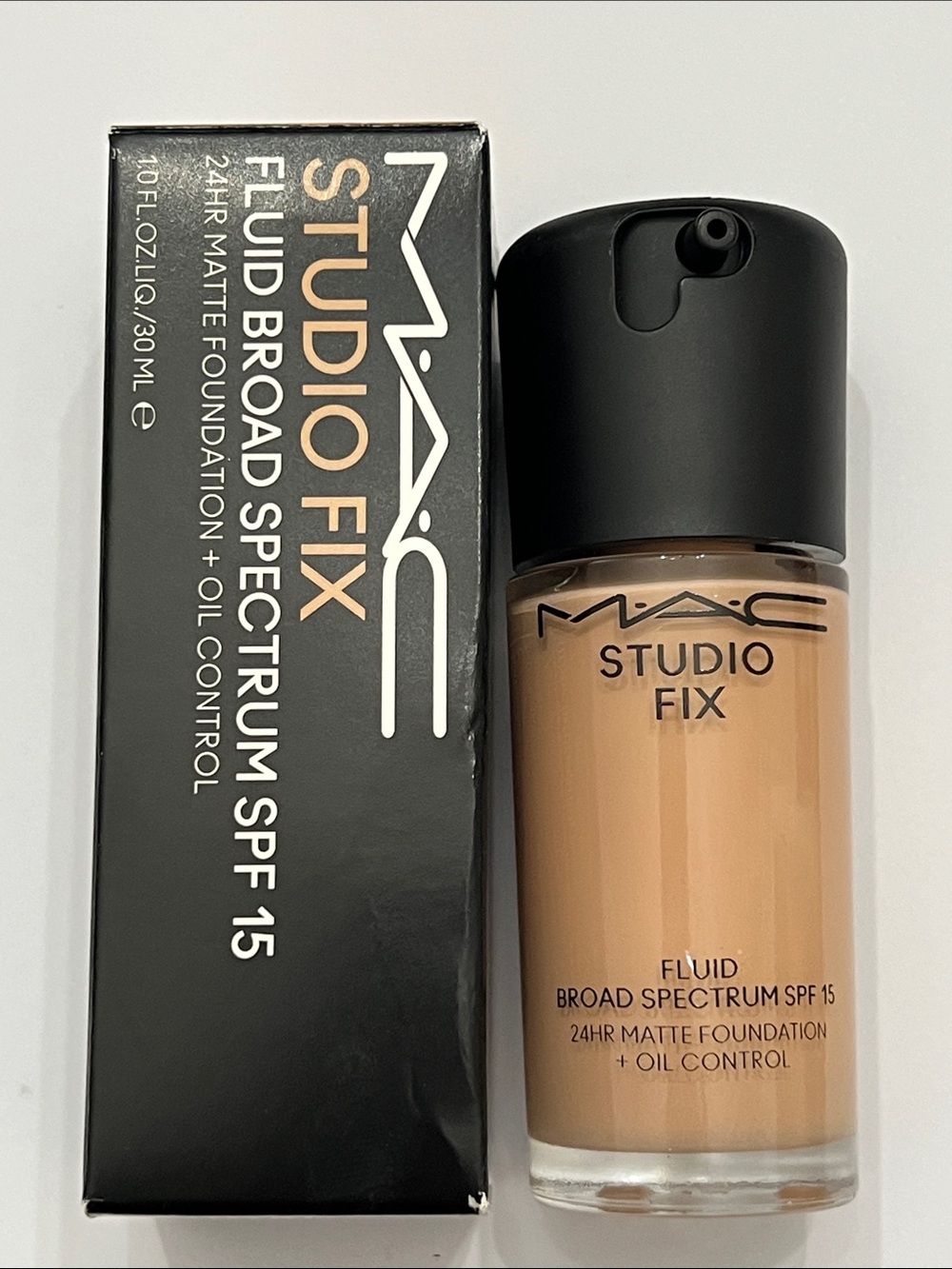 MAC - Studio Fix - Fluid Broad Spectrum SPF 15 - C3.5